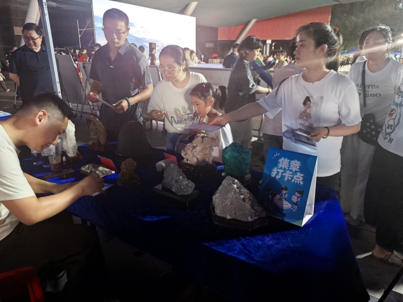 队组织人员参加全国科普月蚌埠市主场活动